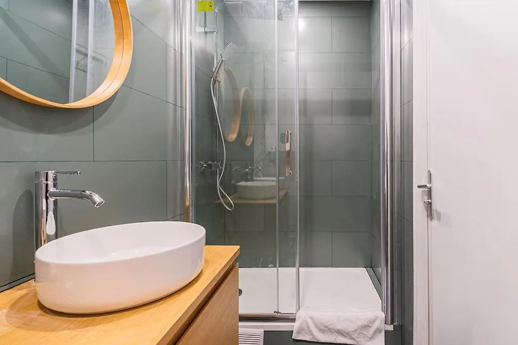 Lovely Parisian Flat Rue St Honore Louvre - 2br With Balcony 아파트 파리
