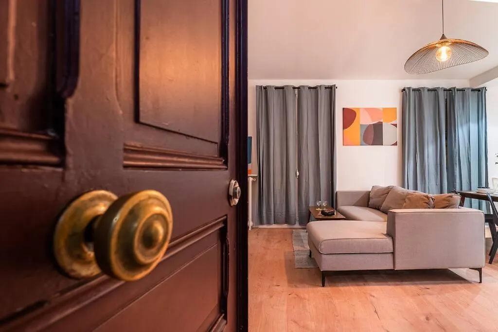 Lovely Parisian Flat Rue St Honore Louvre - 2br With Balcony
