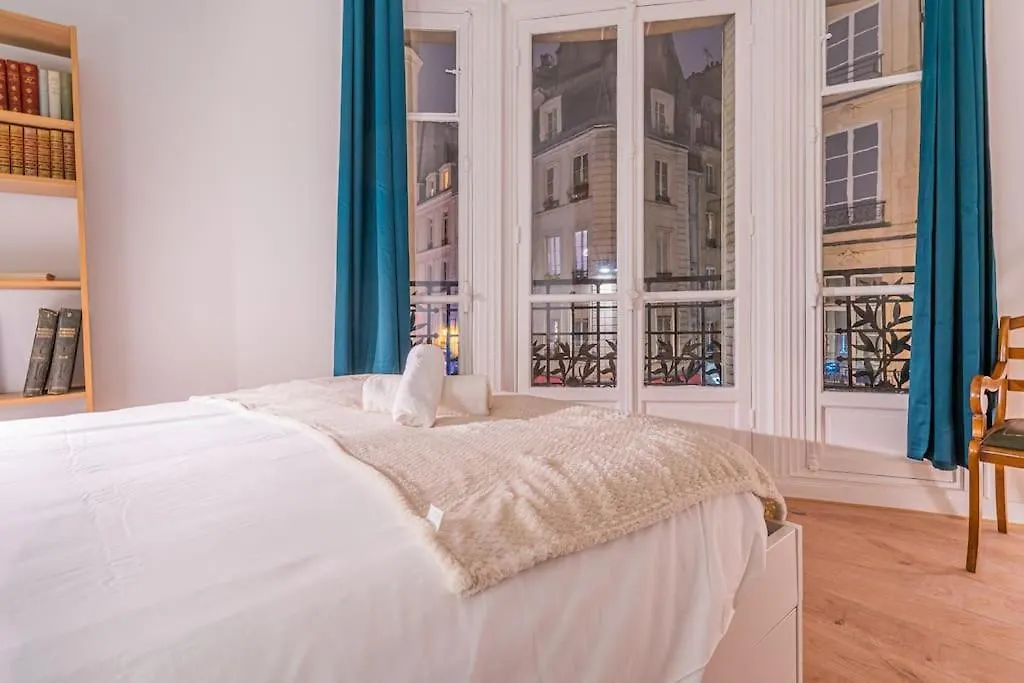 Lovely Parisian Flat Rue St Honore Louvre - 2br With Balcony 아파트 파리